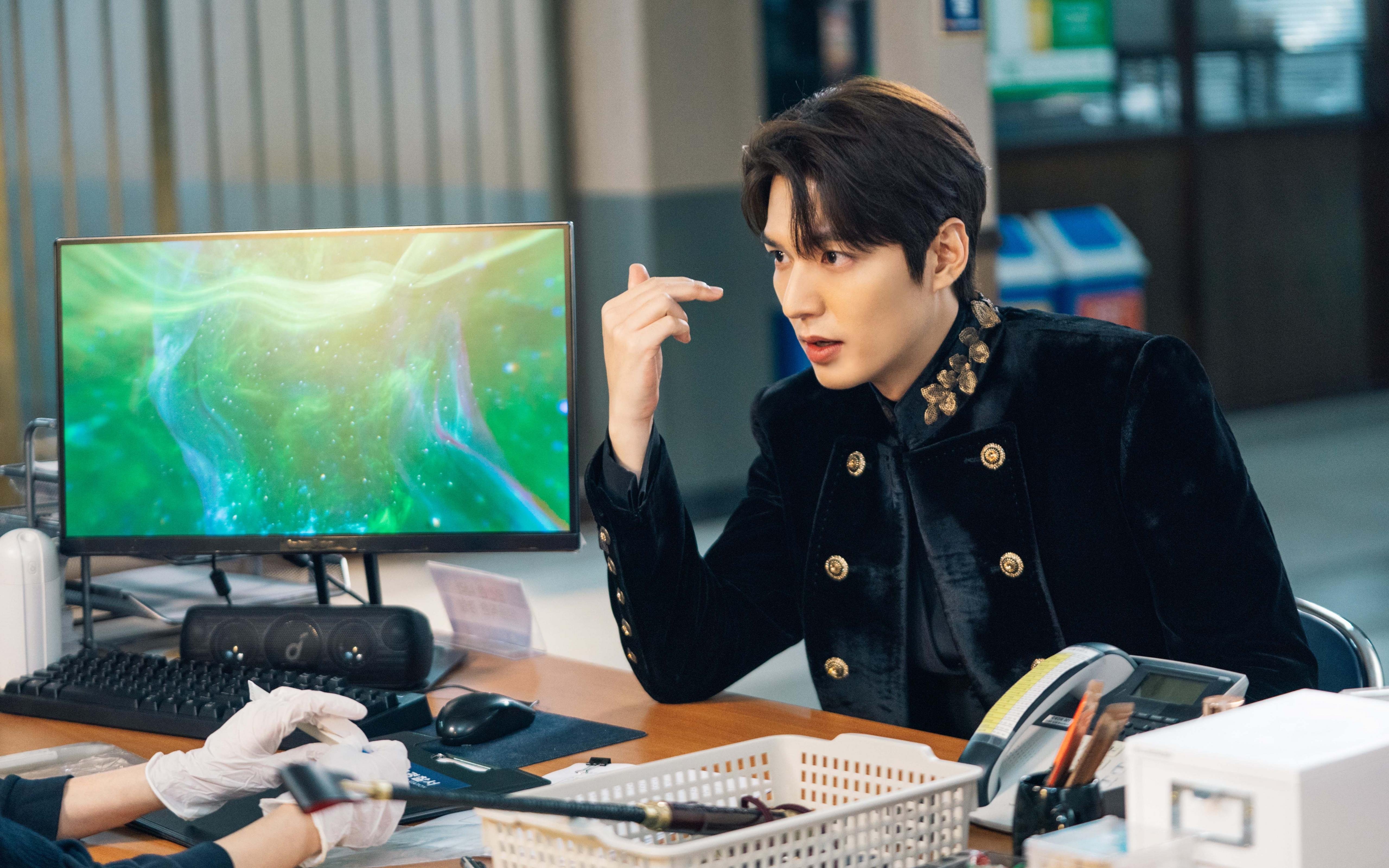 FB体育在线-篮球运动员竞技状态实时监控系统设计与应用,篮球比赛摄像