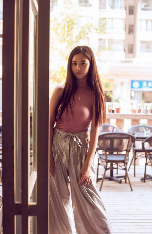 fb体育全站-压迫防守下如何调整持球节奏应对,足球比赛压迫式防守特点